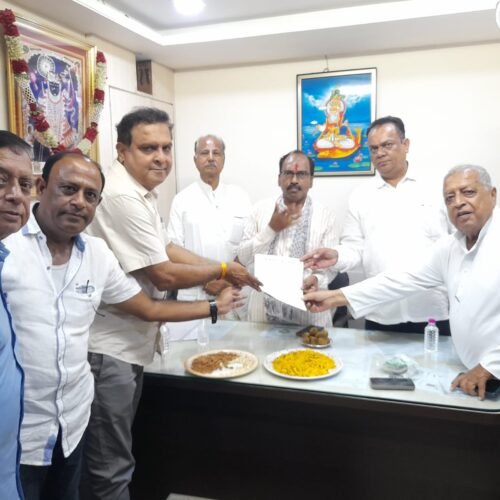 सांसद मन्नालाल रावत से मिला सिंधी समाज, भूपाल हाउसिंग सोसायटी के 396 वंचित परिवारों को भूखंड दिलाने की मांग की