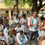 हनुमानजी के अपमान के विरोध में कांग्रेसजनों ने किया थाने में हनुमान चालीसा का पाठ