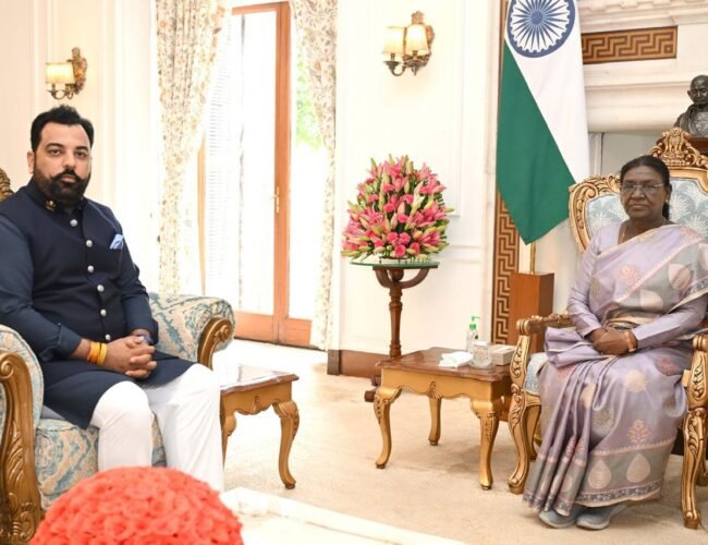 डॉ. लक्ष्यराज सिंह मेवाड़ ने राष्ट्रपति द्रौपदी मुर्मू से की शिष्टाचार भेंट