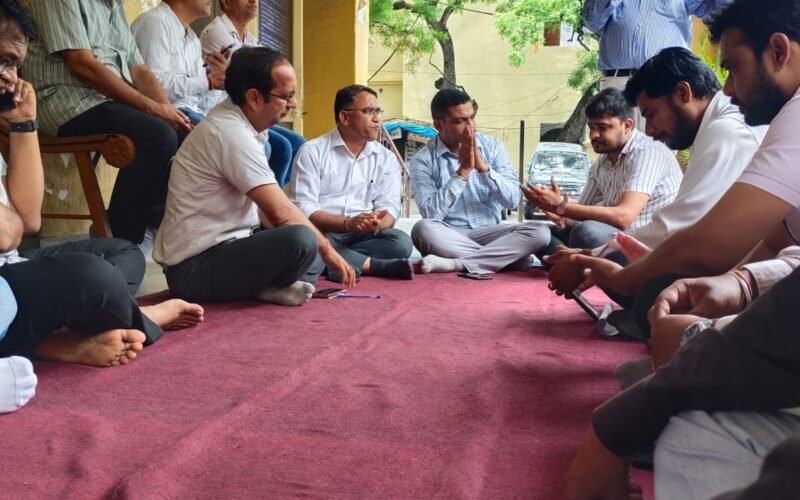 मेवाड़-वागड़ हाईकोर्ट बेंच की मांग को लेकर 44 वर्षों से जारी आंदोलन, वकीलों ने दिया धरना