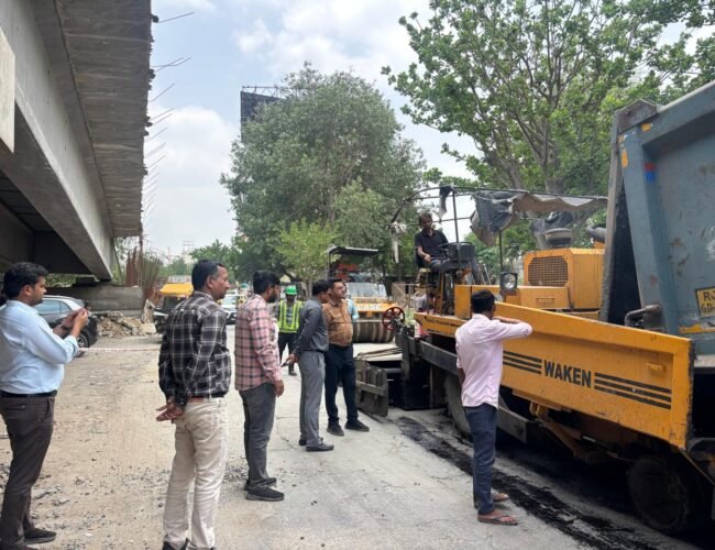एलिवेटेड रोड के आसपास प्रगतिरत पेचवर्क कार्य का निगम उपायुक्त ने किया औचक निरीक्षण