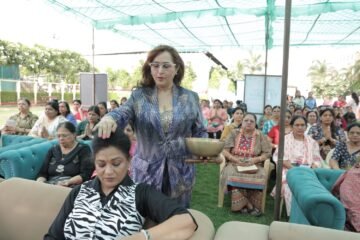 गृहलक्ष्मी कार्यक्रम में रोटरी क्लब उदयपुर दृष्टि का अनूठा प्रयास, साउंड हीलिंग, मेडिटेशन और स्किन केयर से महिलाओं को दिया स्वस्थ जीवन का संदेश