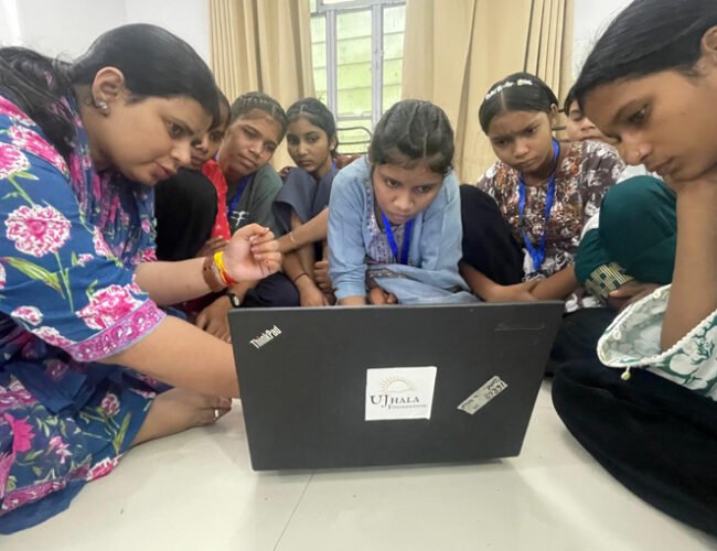 डिजिटल सहेली कार्यक्रम के अंतर्गत बालिकाओं को डिजिटल साक्षरता कौशल निखारने का मिल रहा अवसर