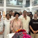 डॉ ईला चक्रवर्ती की पार्थिव देह आर.एन.टी. मेडिकल कॉलेज को सौपी