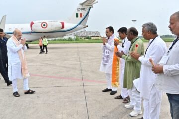 उदयपुर एयरपोर्ट पर केंद्रीय गृह एवं सहकारिता मंत्री अमित शाह का आत्मीय स्वागत-अभिनंदन