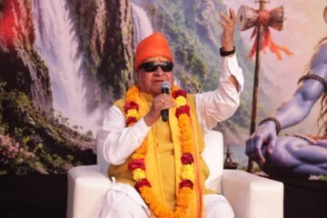 त्याग स्वयं पर करे, राग-द्वेष, ईर्ष्या और निंदा से ऊपर उठे: कैलाश मानव