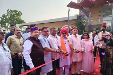 पार्श्वनाथ ट्रावेल्स की उदयपुर—अहमदाबाद बुलेट लग्जरी बस शुरू