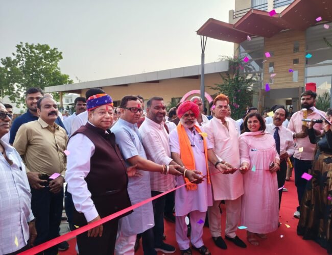 पार्श्वनाथ ट्रावेल्स की उदयपुर—अहमदाबाद बुलेट लग्जरी बस शुरू