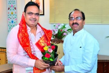 मुख्यमंत्री भजनलाल व भाजपा प्रदेश अध्यक्ष राठौड ने किया सांसद डॉ रावत का स्वागत, शुभकामनाएं दी