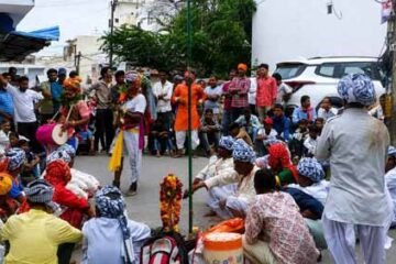 भगवा धारण के साथ शुरू हुई गवरी, 40 दिनों तक गांव-गांव गूंजेगी मेवाड़ की लोकसंस्कृति
