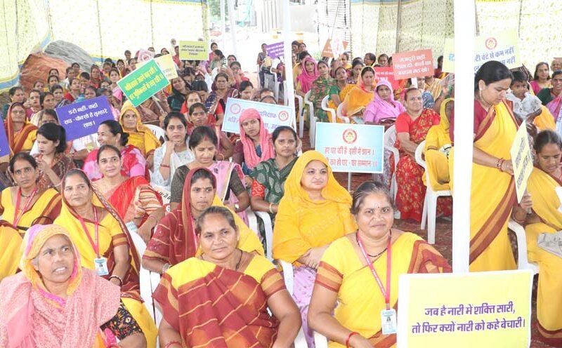 उदयपुर में वन स्टॉप सेंटर भवन के शिलान्यास समारोह में अतिथि