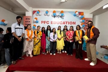 पीएफसी एजुकेशन ने मनाया अपना आठवां जन्मदिन, ओपन माइक में विद्यार्थियों ने दिखाई प्रतिभा