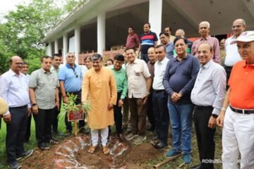 शिल्पग्राम में ट्री फॉर द फ्यूचर अभियानःरोटरी क्लब उदयपुर ने किया सघन वृक्षारोपण, हरित भविष्य का लिया संकल्प
