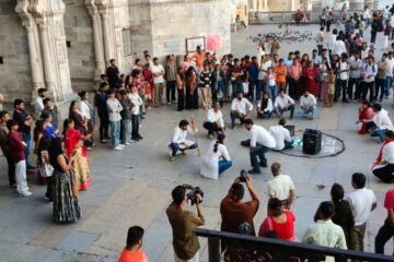 सेवा संकल्प अभियान के तहत गणगौर घाट पर नुक्कड़ नाटक, स्वच्छता और पर्यावरण संरक्षण का दिया संदेश