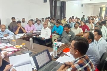 राष्ट्रीय स्वास्थ्य कार्यक्रमो एवं जनकल्याणकारी योजनाओं की हुई समीक्षा