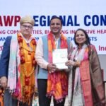 फिजियोथेरेपी के क्षेत्र में उल्लेखनीय सेवाओं डॉ. दीपक को अवार्ड
