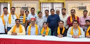 हलवाई बंधुओं के सम्मान समारोह की तैयारियों को लेकर बैठक, आयोजन को भव्य बनाने पर मंथन