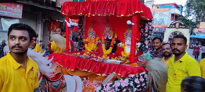 फ़तहनगर में श्रद्धा व उल्लास के साथ निकली भव्य जगन्नाथ रथयात्रा
