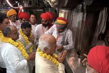 सरसंघचालक डॉ. मोहन भागवत ने चारभुजानाथ के किए दर्शन