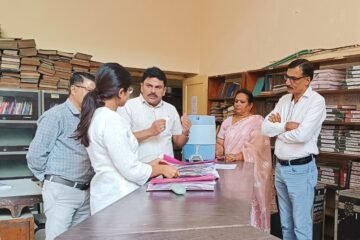 मीडिया प्रकोष्ठ में मॉनिटरिंग व्यवस्थाओं का लिया जायजा