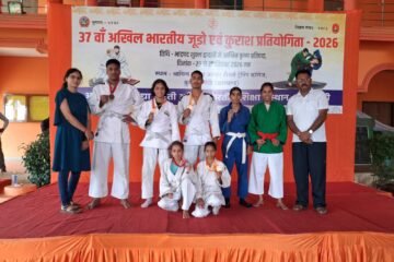 विद्या निकेतन के तीन खिलाड़ियों का एसजीएफआई प्रतियोगिता के लिए चयन