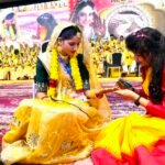 संघर्ष पीछे छूटा, साथ मिला तो जिंदगी ने ओढ़ लिया पीला रंग