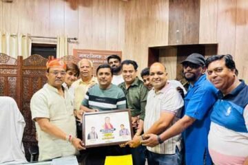 शक्ति नगर व्यापार मंडल ने किया महापौर एवं चैंबर ऑफ कॉमर्स अध्यक्ष पारस सिंघवी का भव्य स्वागत