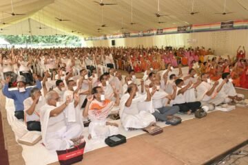 देवेंद्र धाम में पर्युषण महापर्व का भव्य शुभारंभ, आत्मशुद्धि और संयम का दिया संदेश