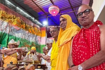 मन, वचन और कर्म की एकरूपता ही आर्जव धर्म का सारःपंडित रविकीर्ति