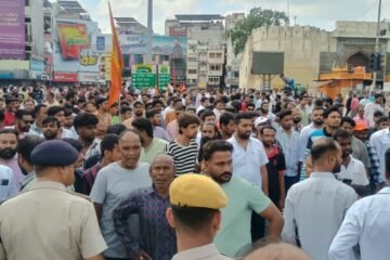 मंदिर में तोडफोड को लेकर फूटा जनाक्रोश, बाजार बंद, आरोपी गिरफ्तार