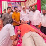 भगत सिंह की जयंती पर शिविर में 106 रक्त वीरों ने किया रक्तदान
