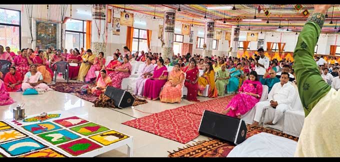 कल्पसूत्र वाचन के बाद हुआ भगवान महावीर का जन्म वांचन, श्रद्धालुओं ने मनाया जन्मोत्सव