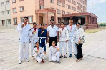 विद्या भारती राजस्थान क्षेत्र की क्षेत्रीय प्रतियोगिता में विद्या निकेतन उच्च माध्यमिक विद्यालय के भैया बहिनों का जलवा 7 गोल्ड एवं 6 सिल्वर
