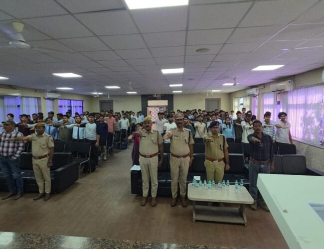 उदयपुर: डबोक पुलिस और गीतांजलि कॉलेज की पहल, ‘जागृति’ अभियान में युवाओं को नशा मुक्ति की शपथ