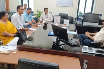 जिला कलक्टर ने ली कॉपरेटिव बैंक के वैधानिक निरीक्षण की समीक्षाबैठक