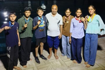  स्वामी विवेकानंद तरणताल के तैराकों ने राज्य स्तरीय स्कूली तैराकी प्रतियोगिताओं में जीते 11 पदक