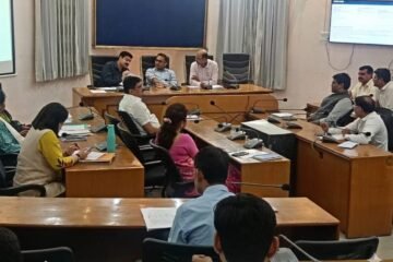 पंचायती राज चुनाव 2026: उदयपुर जिला निर्वाचन अधिकारी गौरव अग्रवाल ने ली समीक्षा बैठक