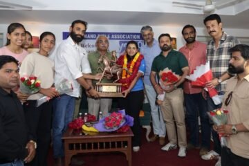 जापान में तिरंगा लहराकर लौटीं माहेश्वरी चौहान: एशियन गेम्स में कांस्य जीतने पर उदयपुर में भव्य स्वागत