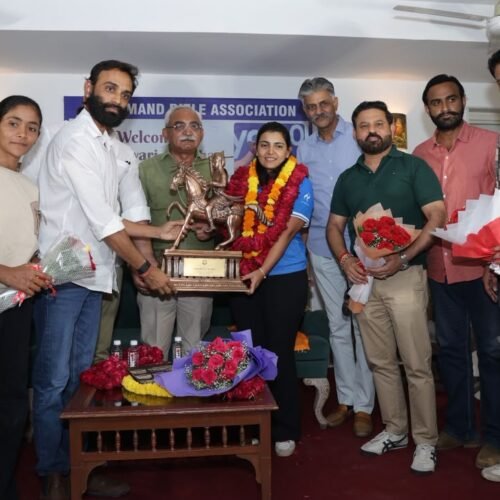 जापान में तिरंगा लहराकर लौटीं माहेश्वरी चौहान: एशियन गेम्स में कांस्य जीतने पर उदयपुर में भव्य स्वागत