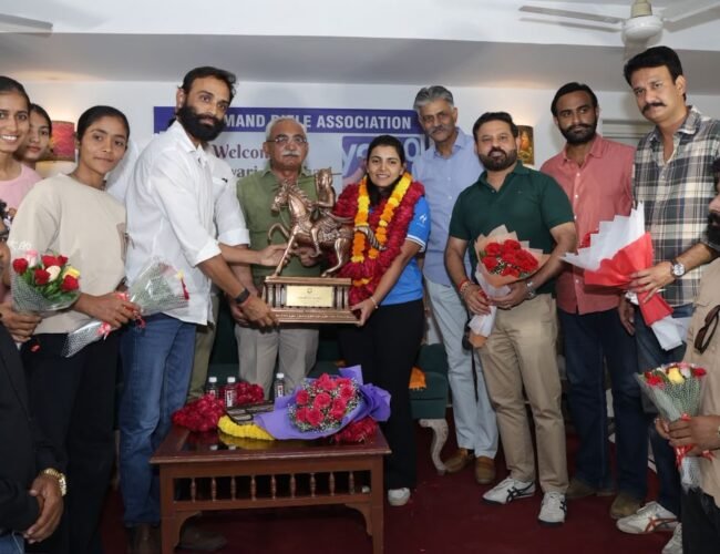 जापान में तिरंगा लहराकर लौटीं माहेश्वरी चौहान: एशियन गेम्स में कांस्य जीतने पर उदयपुर में भव्य स्वागत