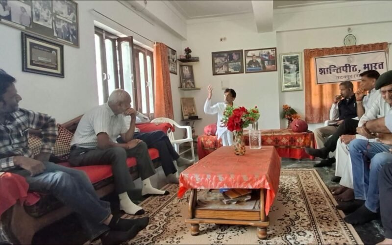 विश्व शिक्षक दिवस: शान्तिपीठ में परिचर्चा, ‘सकारात्मक समाज के निर्माण में शिक्षक अग्रणी’