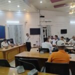 मान्यता प्राप्त राजनीतिक दलों के प्रतिनिधियों और संभावित प्रत्याशियों को नामांकन प्रक्रिया की दी विस्तृत जानकारी