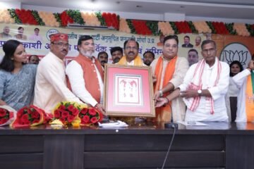 काशी में बोले सांसद डॉ. मन्नालाल रावत: भाजपा ने की जनजाति अधिकारों की रक्षा