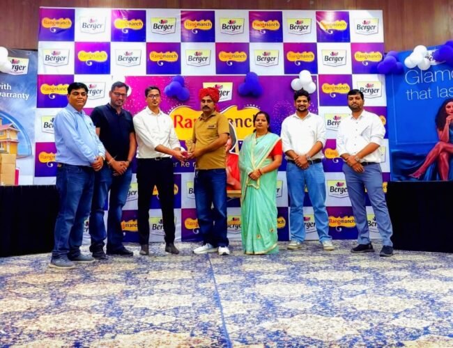 अशोका ग्रीन, शोभागपुरा में सजा बर्जर पेंट्स का ‘रंगमंच मेला’, श्रेष्ठ चित्रकारों और ठेकेदारों का हुआ सम्मान