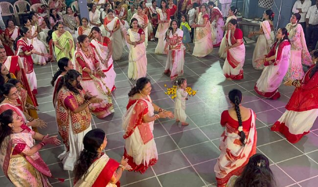 धवल चांदनी रात में श्रीकृष्ण भक्ति में लीन हुआ सहस्त्र औदीच्य समाज, पारंपरिक गरबा रास में झलकी संस्कृति की छटा