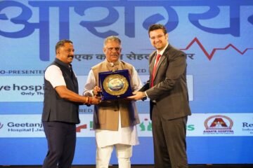 पारस हेल्थ को मिला दोहरा सम्मान, हेल्थकेयर और रोबोटिक ऑर्थोपेडिक्स में एक्सीलेंस अवार्ड