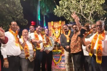 महाराजा अग्रसेन पार्क में दीपोत्सव की छटा, महाआरती में उमड़ा अग्रवाल समाज