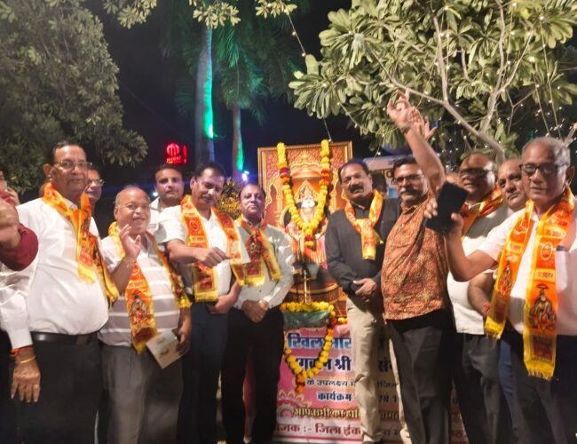 महाराजा अग्रसेन पार्क में दीपोत्सव की छटा, महाआरती में उमड़ा अग्रवाल समाज