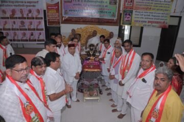 तपागच्छीय सम्मेलन उदयपुर: आचार्य मुक्तिसागर सूरीश्वर महाराज बोले- ‘अपनी जड़ों से जुड़े रहें’
