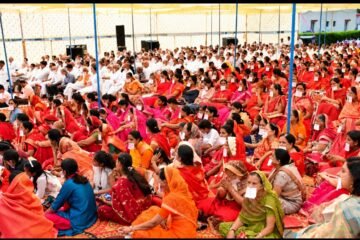 देवेंद्र धाम में करवा चौथ पर संतों का उद्बोधन  